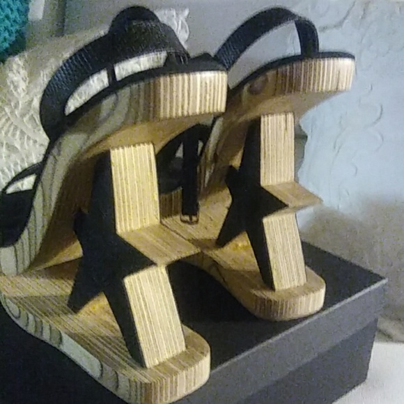 Shoes - Picture 3 of 4